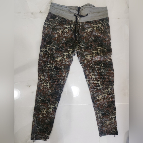 Scotch & Soda Maison Scotch High Waist Camo Pant - Picture 7 of 16